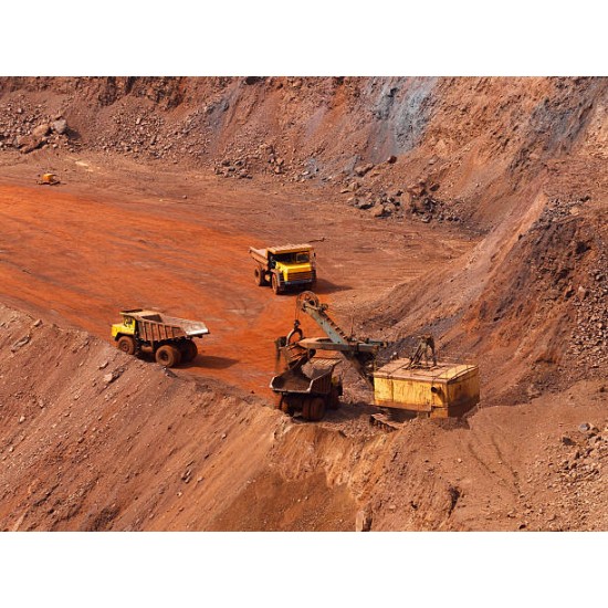 MAGNETITE IRON ORE Fe  64%
